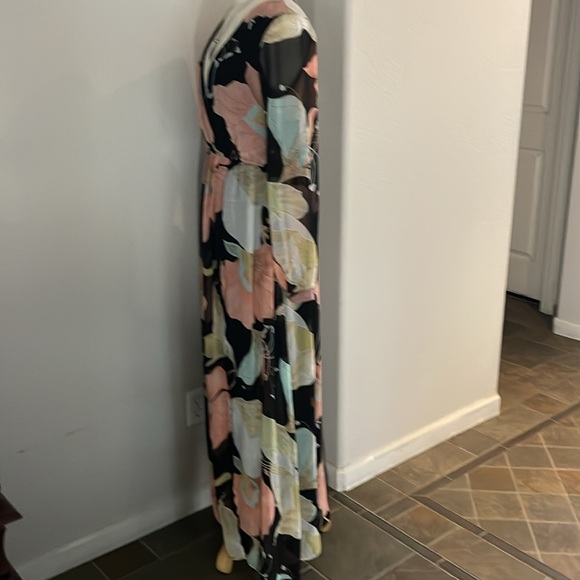 Lulu’s| Wondrous Water Lillies Floral Maxi Dress - Picture 2 of 7